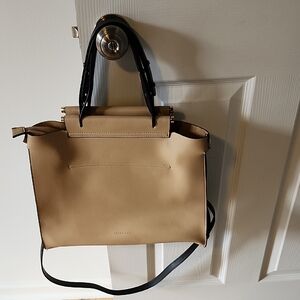 Elegant Tan Leather Handbag